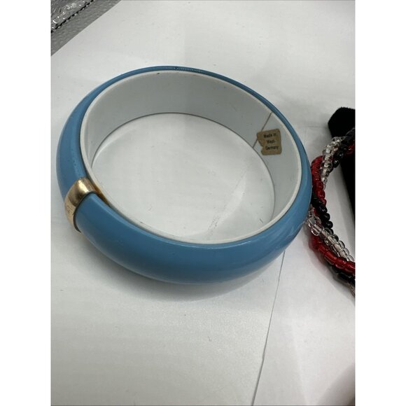 Mixed Lot 14 Bracelets Wood Faux Pearl Shell Plastic Leather Gold Silver Tone - Picture 9 of 16